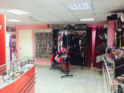 Katta eshakli etuk ayollarning kunnilingusi