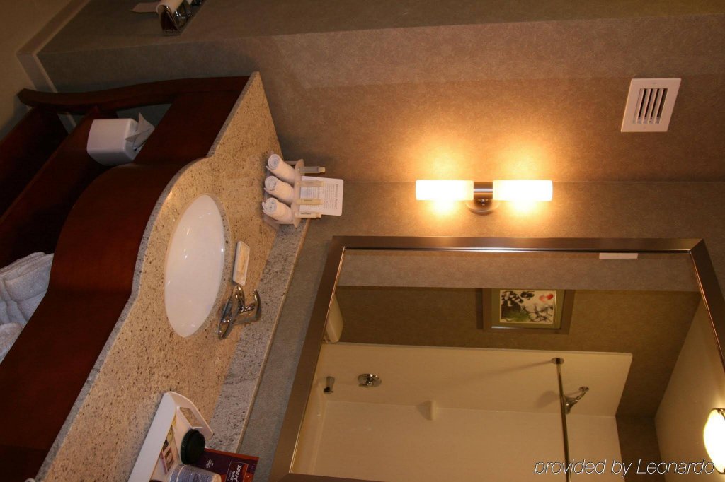 Фото Hampton Inn Westfield