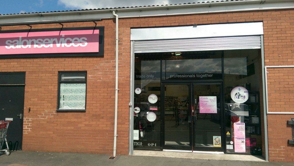 Hairdresser Salon Services, England, photo