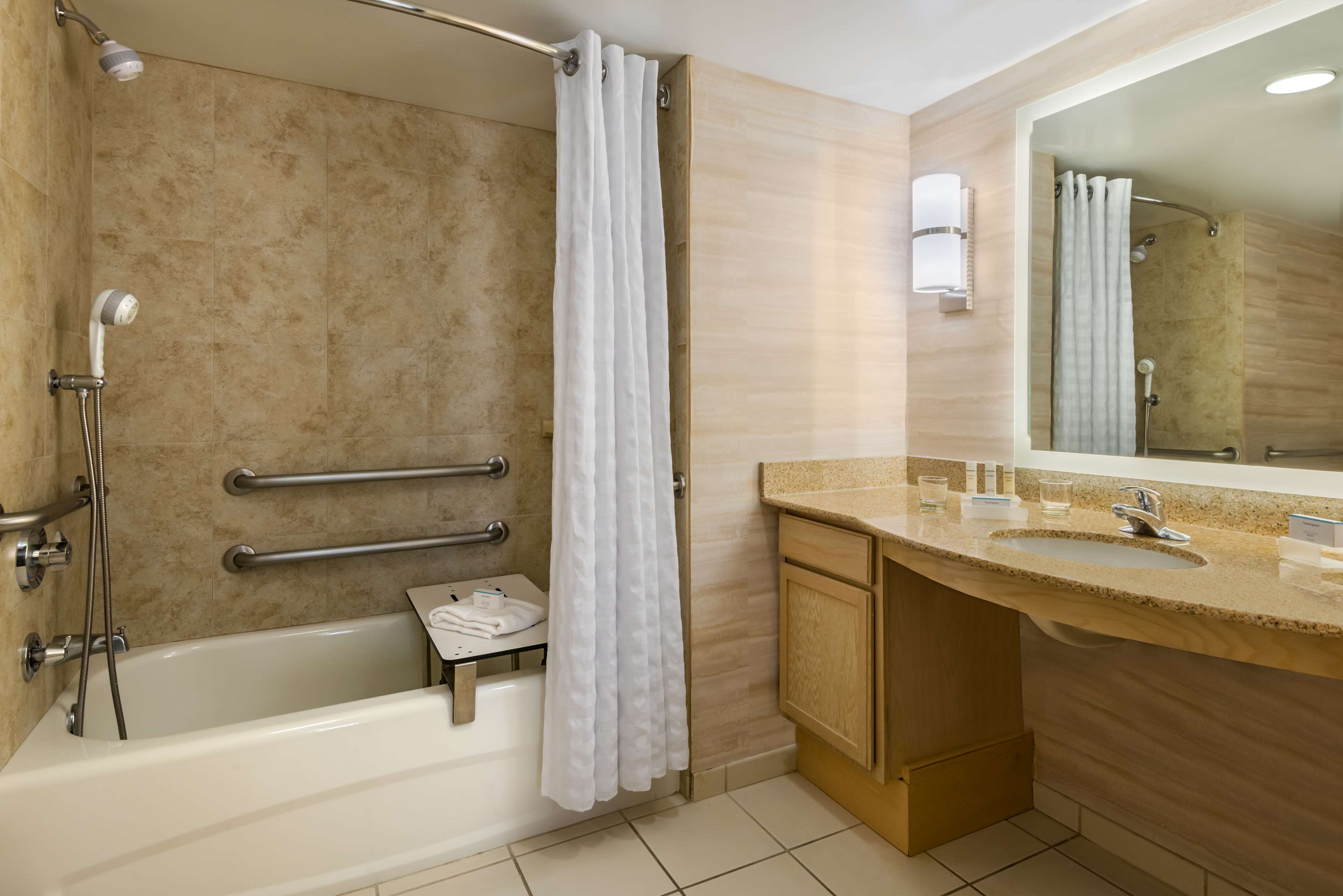 Фото Homewood Suites by Hilton Orlando-Nearest To Univ Studios
