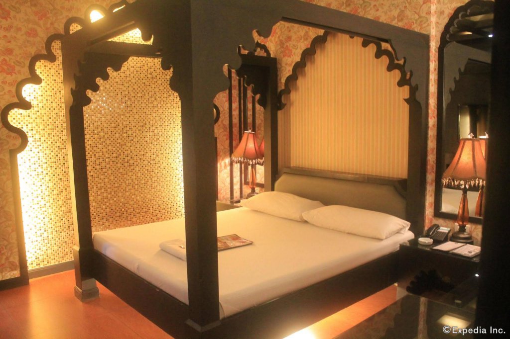 Фото Victoria Court Malate, Manila