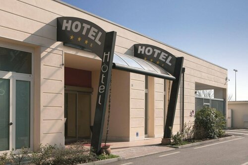 Внешний вид отеля Hotel Rosso Frizzante в Бомпорто, фото 1