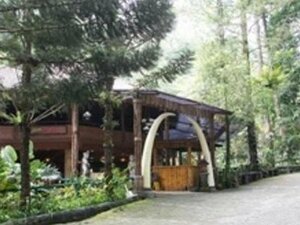 Taman Safari Lodge