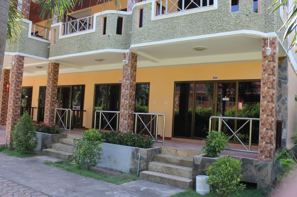 Фото отеля 2