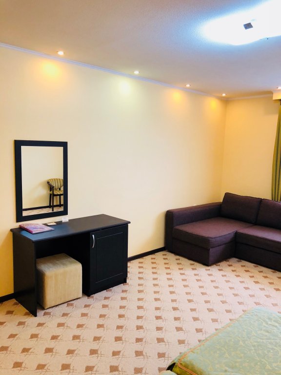 Фото Платан