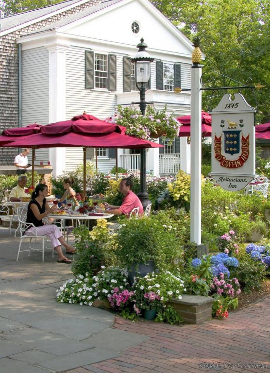 Фото Jared Coffin House