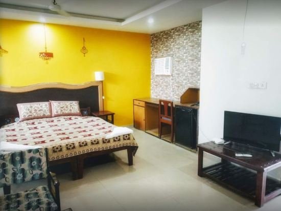 Фото The New Swaraj Resort