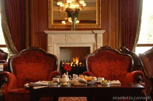 Гостиница Mount Errigal Hotel Conference & Leisure Centre