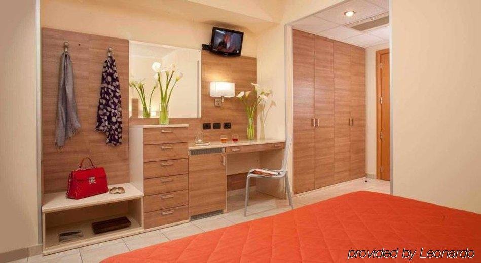 Фото Hotel Domidea