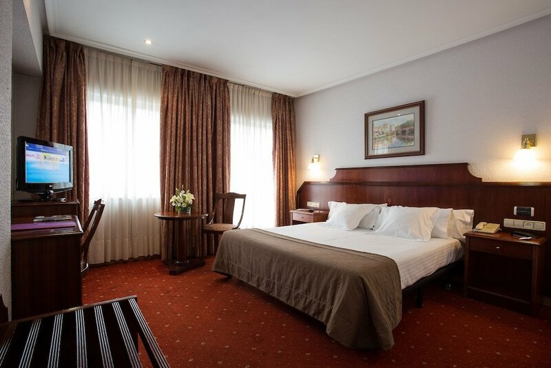 Гостиница Hotel Zentral Ramiro i Oviedo в Овьедо