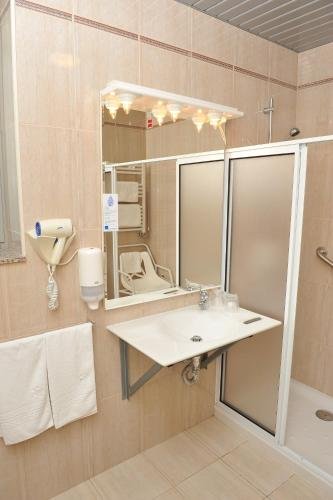 Фото B&B HOTEL Braga Lamaçaes