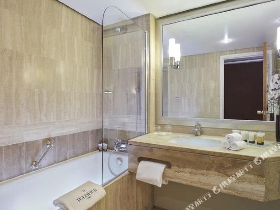 Фото Warwick Paris Champs-Elysees