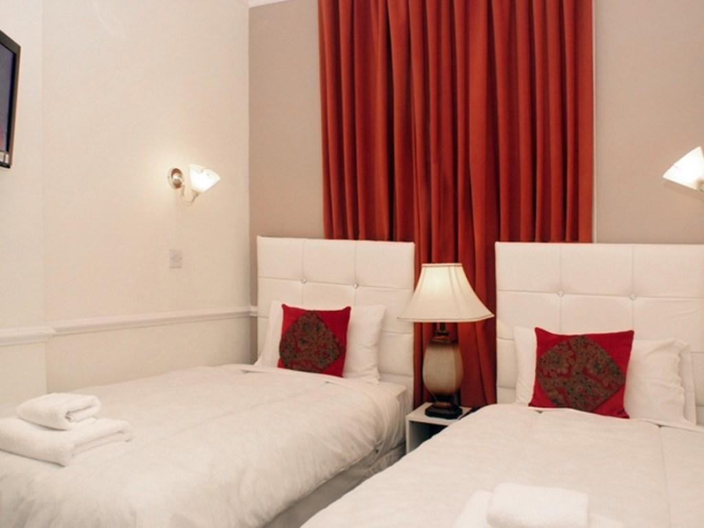 Фото Classic Hyde Park Hotel