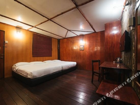 Фото Dragon Inn Floating Resort