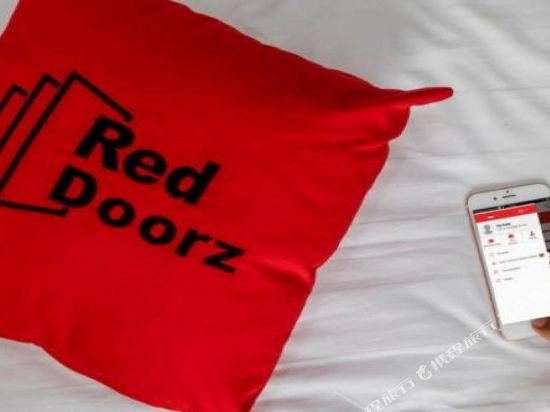 Фото RedDoorz Resort @ Taman Wisata Mangrove