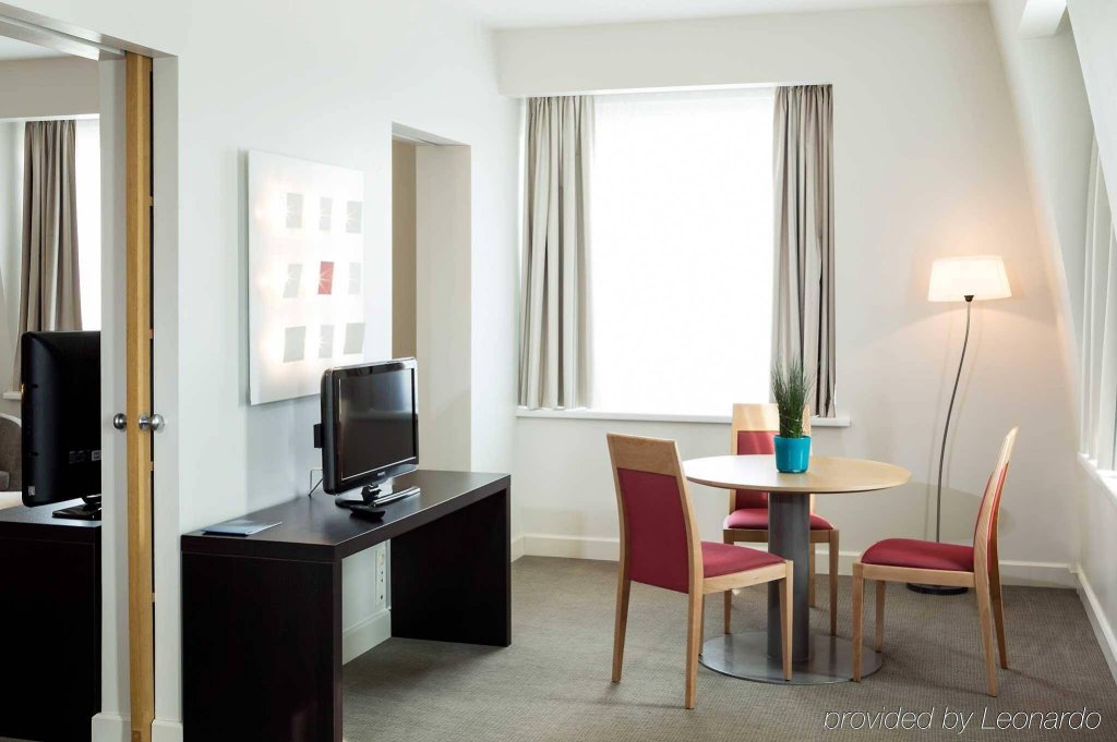 Фото Novotel Vilnius Centre