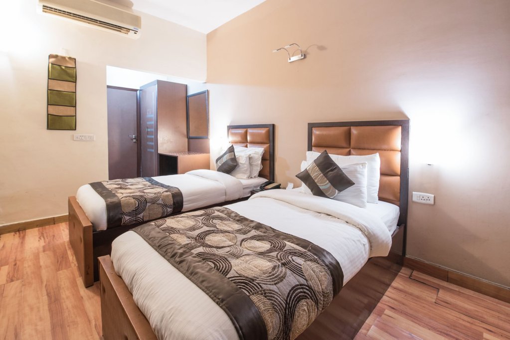 Фото Oyo 17034 Conclave Riviera