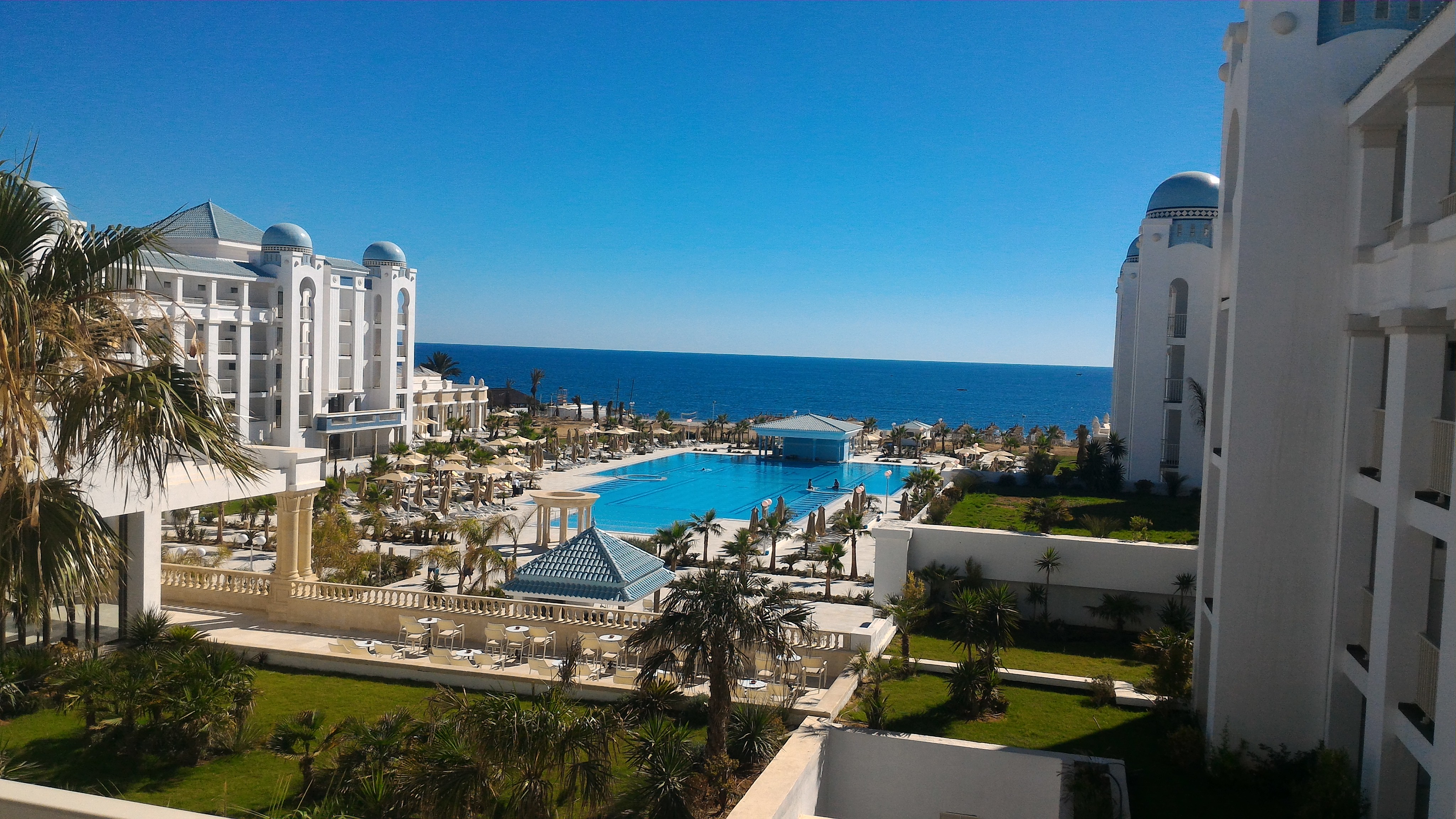 Фото отеля 1