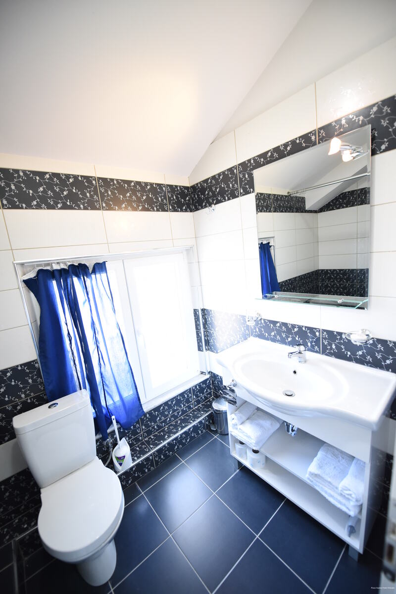 Фото Rose Garden Hotel