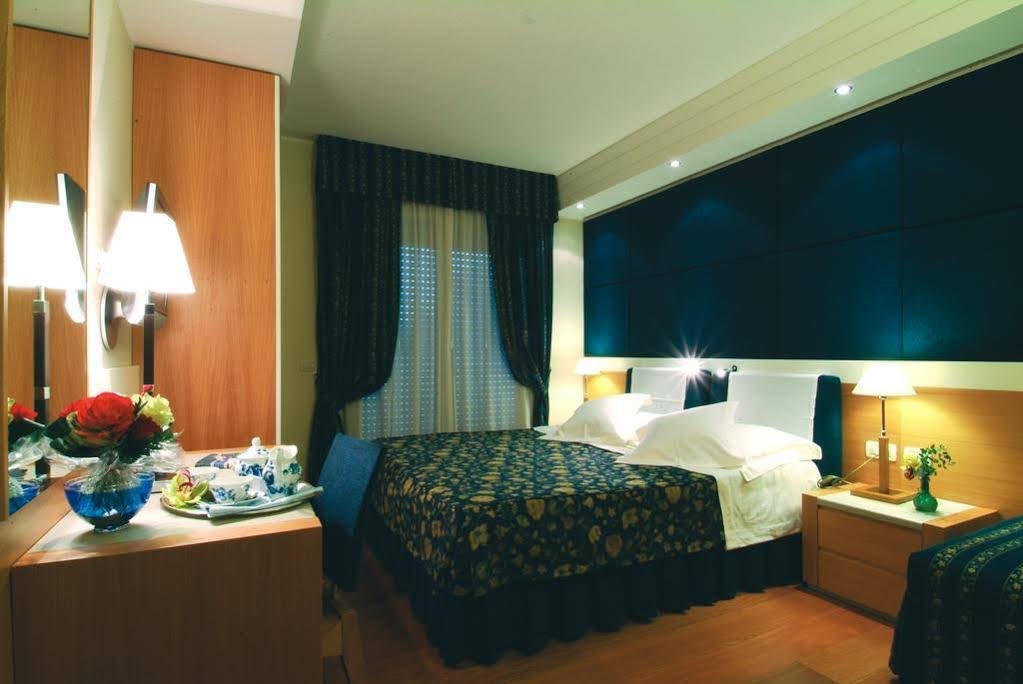 Фото Aparthotel England