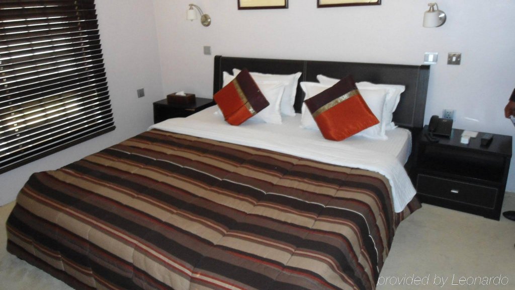 Фото Thornberry Pearl Manor Suites