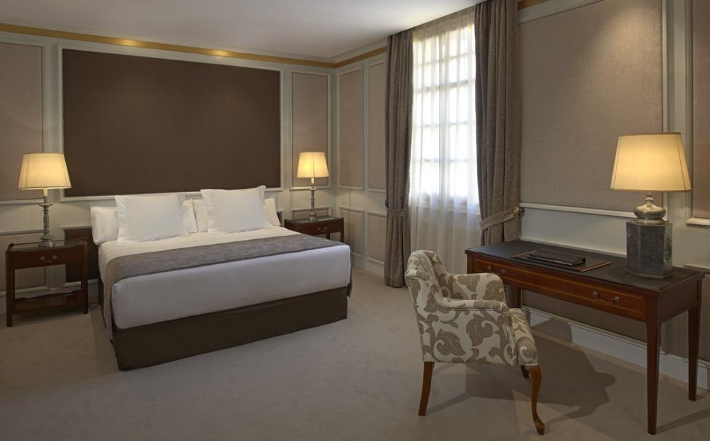 Фото Eurostars Hotel De La Reconquista