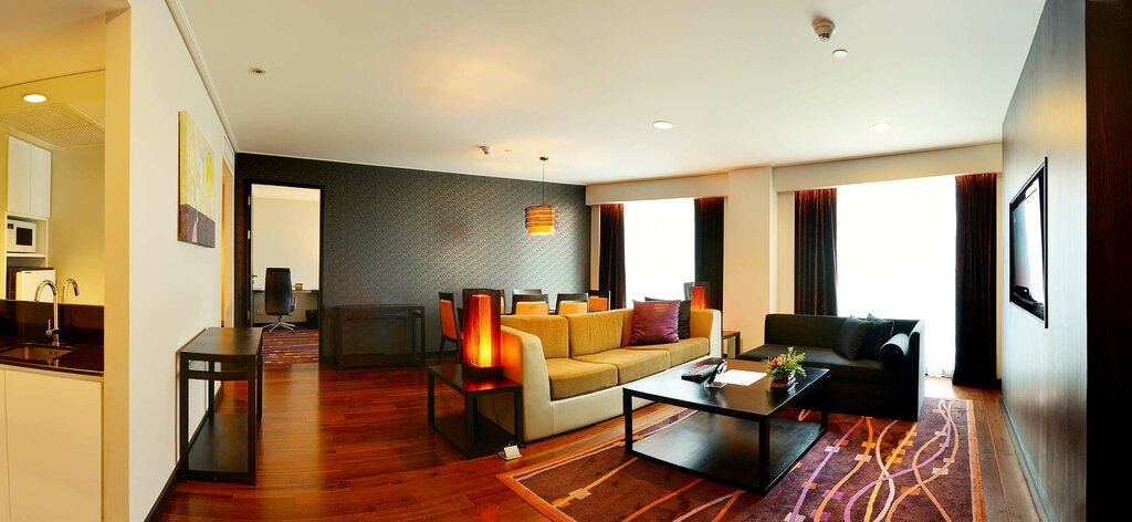 Hotel Radisson Suites Bangkok Sukhumvit, Bangkok, photo