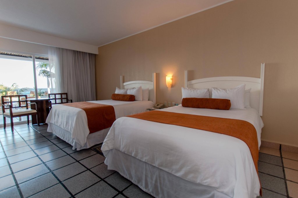 Фото Flamingo Cancun Resort