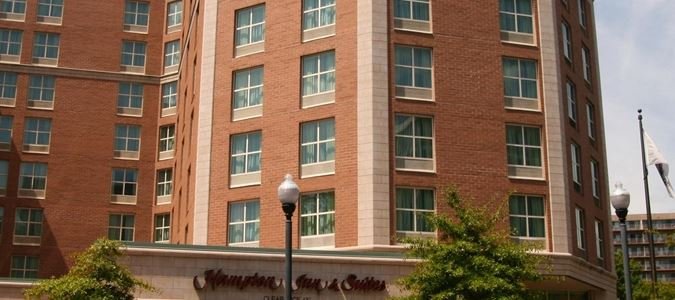 Фото Hampton Inn & Suites Arlington Crystal City Dca