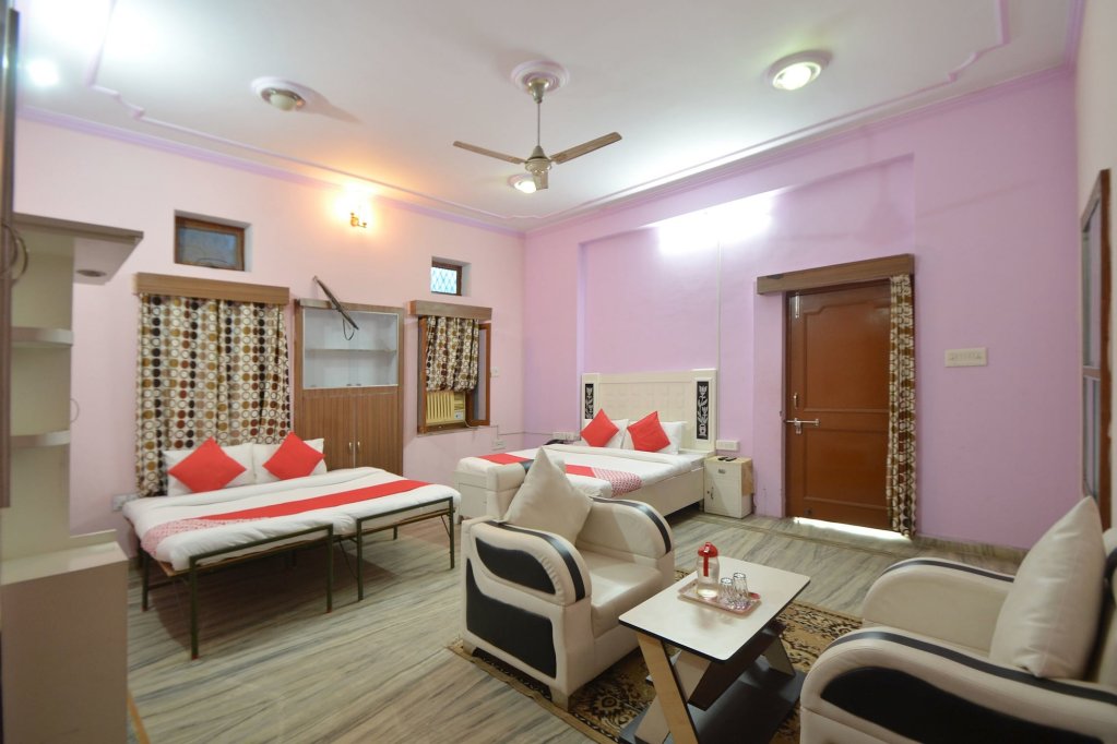 Фото Oyo 18515 Hotel Jal Mahal Jhalak Palace