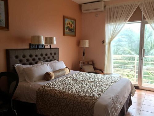 Гостиница Park Hotel в Провинции Лимон