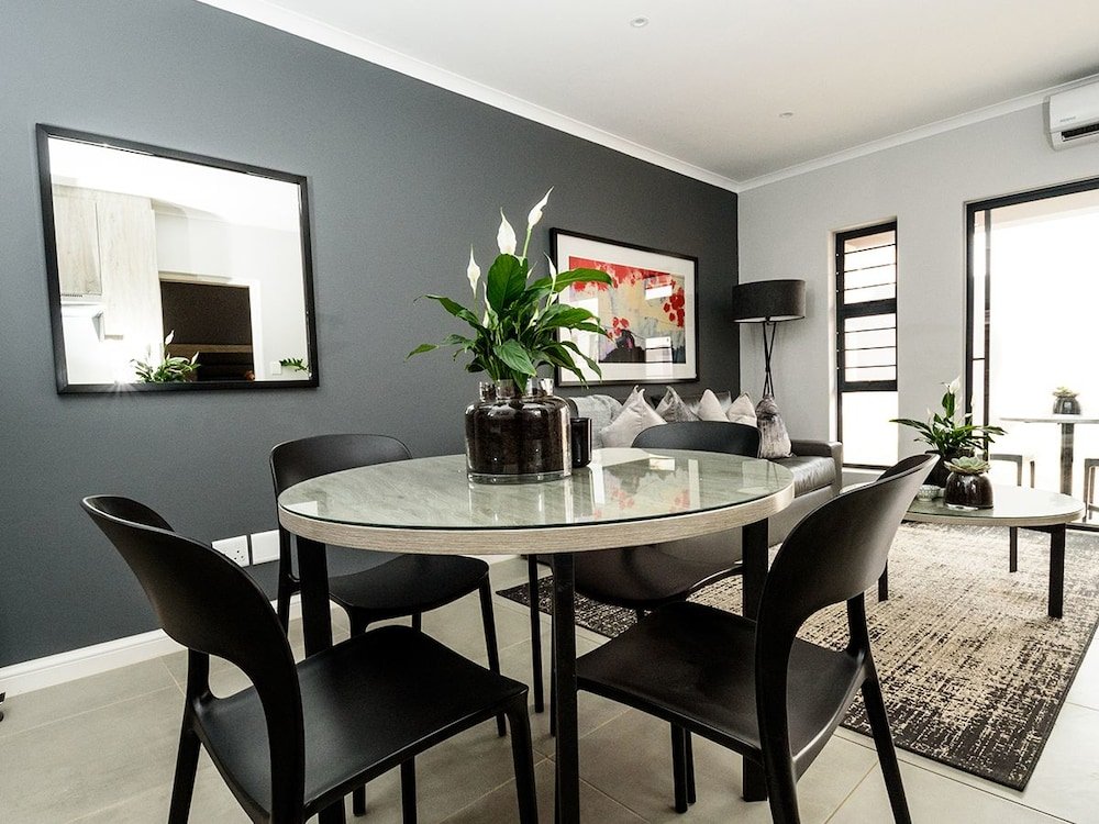 Фото Enigma Hotel Apartments