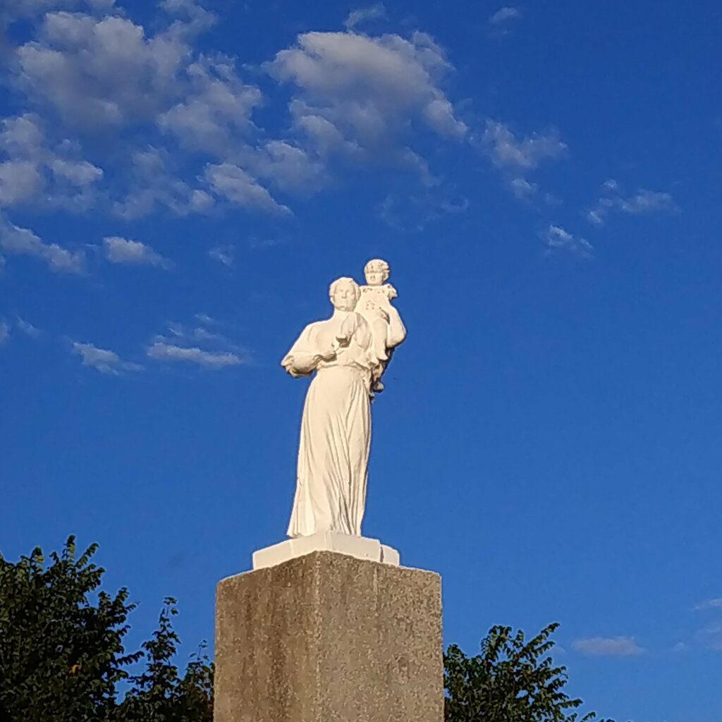 Жанровая скульптура Жена моряка, Балтийск, фото