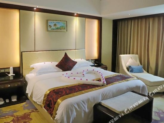 Фото Conifer Garden Hotel