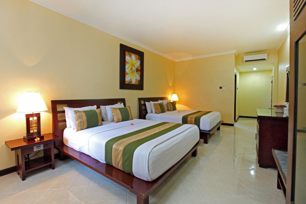 Фото Adi Dharma Hotel