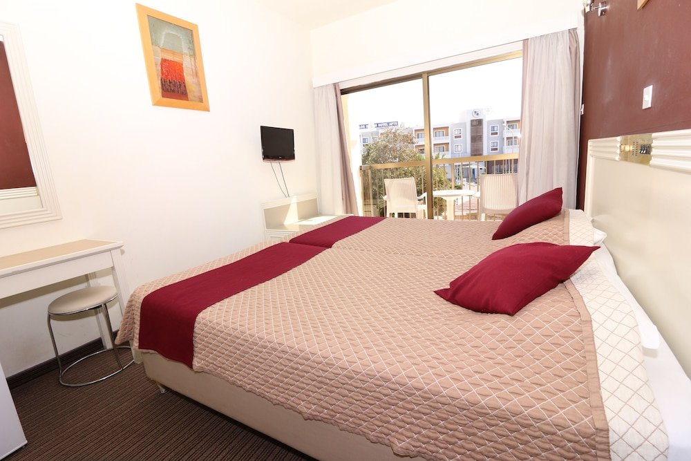 Фото Hotel Kings Annex