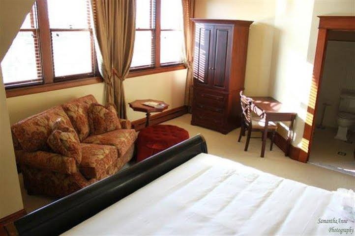 Фото Sacajawea Hotel