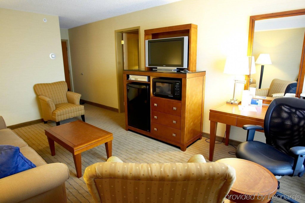 Фото Allure Hotel & Suites