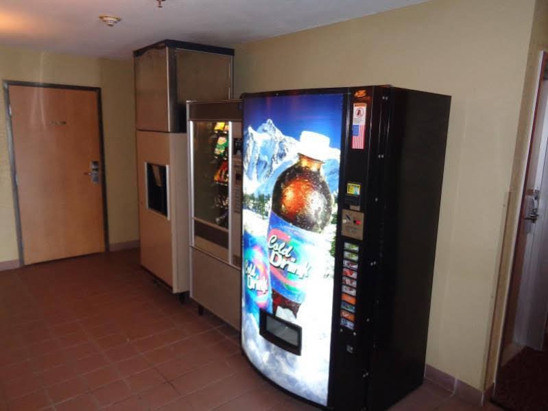 Фото Red Roof Inn Fort Wayne