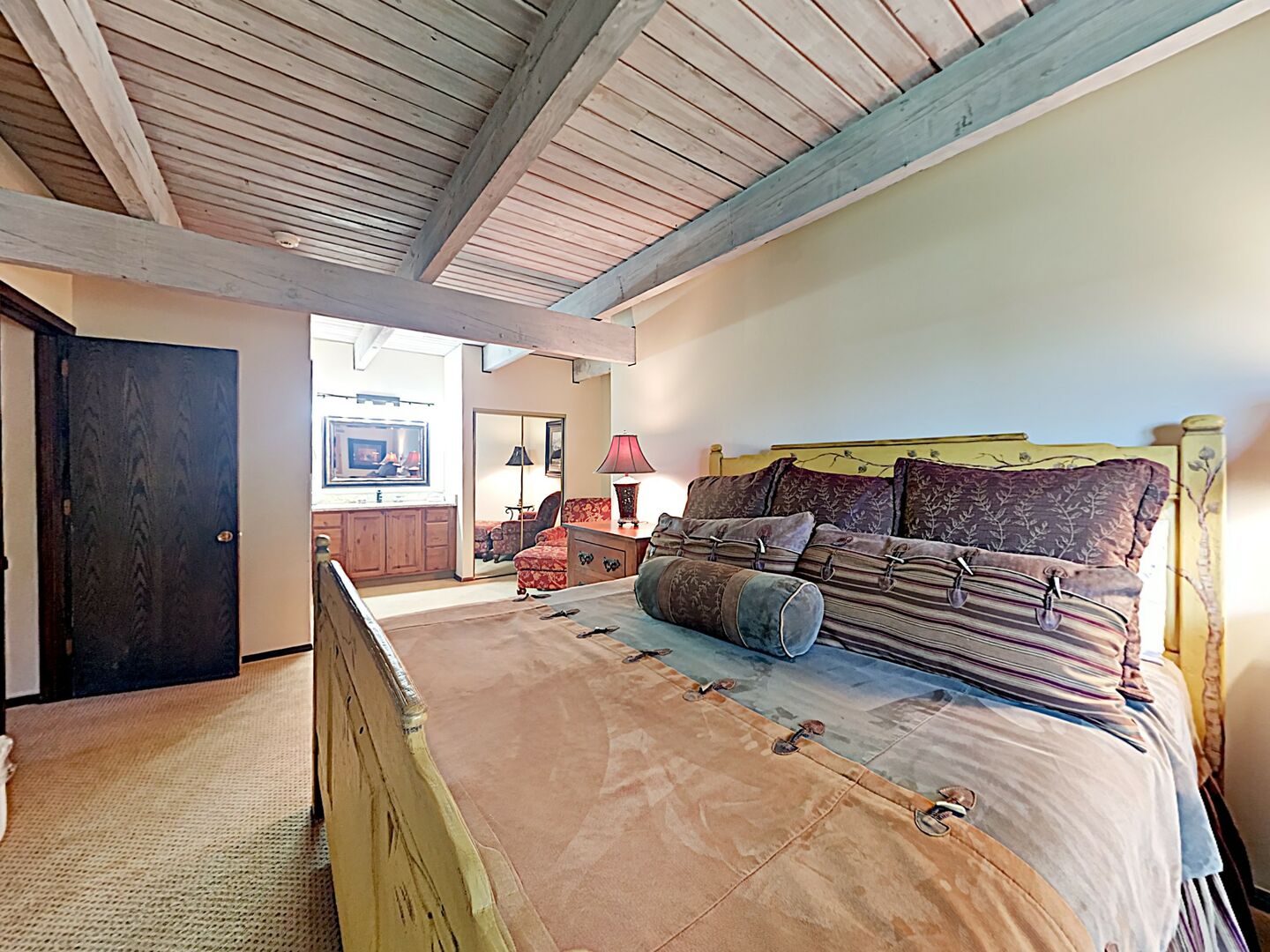 Фото The Timberline Condominiums