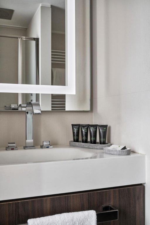 Фото Hyatt Centric Milan Centrale