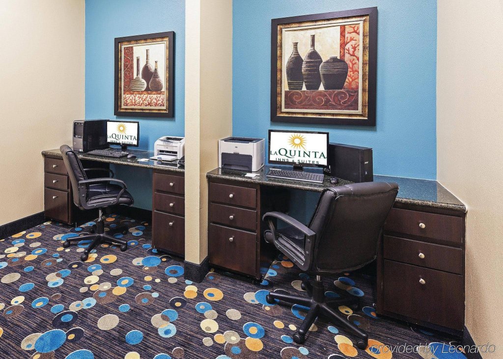 Фото La Quinta Inn & Suites by Wyndham Houston Hobby Airport