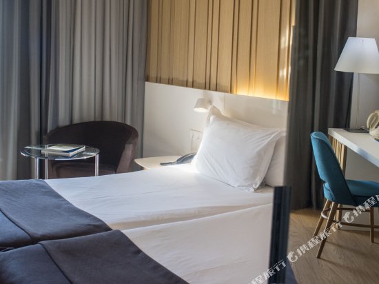 Фото Hotel Silken Ramblas