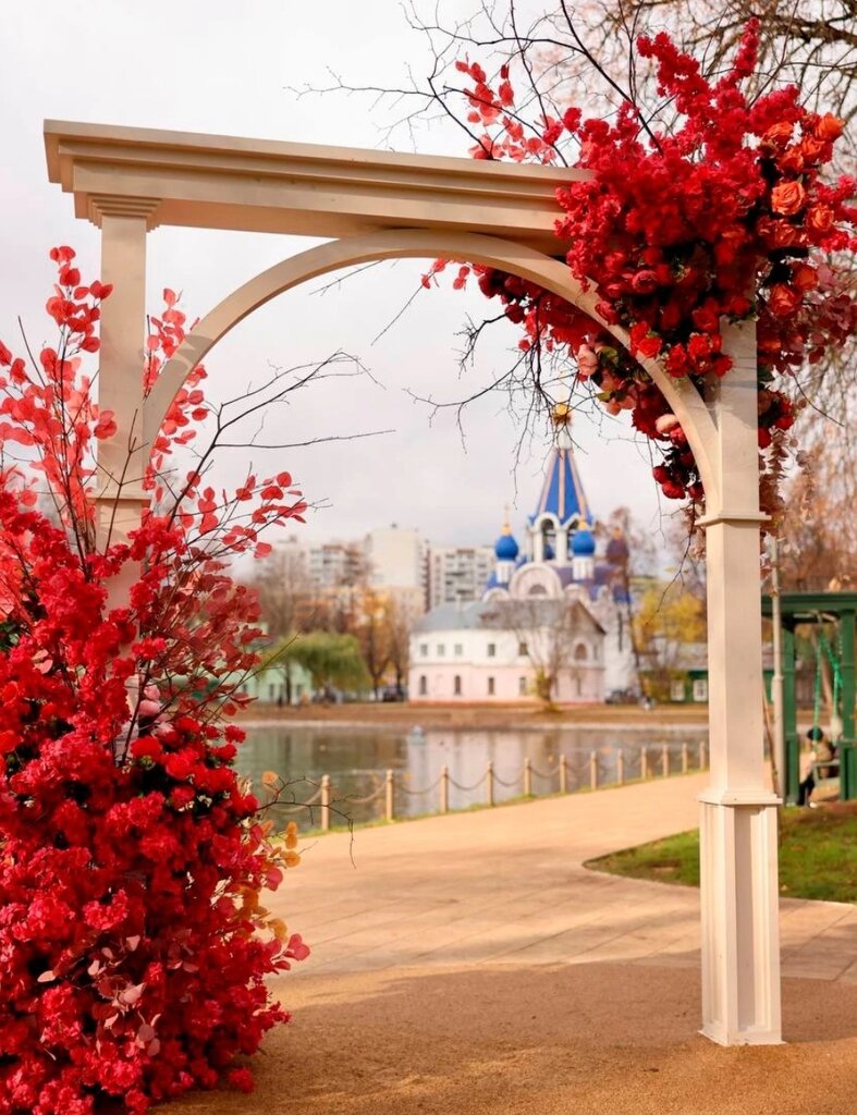 Королев Церковь у пруда