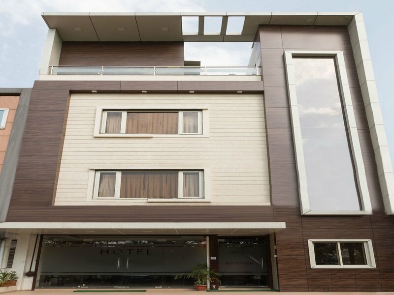 Гостиница Oyo 13376 Hotel Shri Vilas в Бхопале