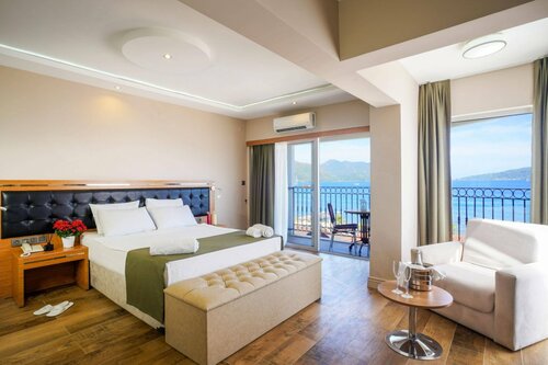 Гостиница Aurasia Beach Hotel в Мармарисе