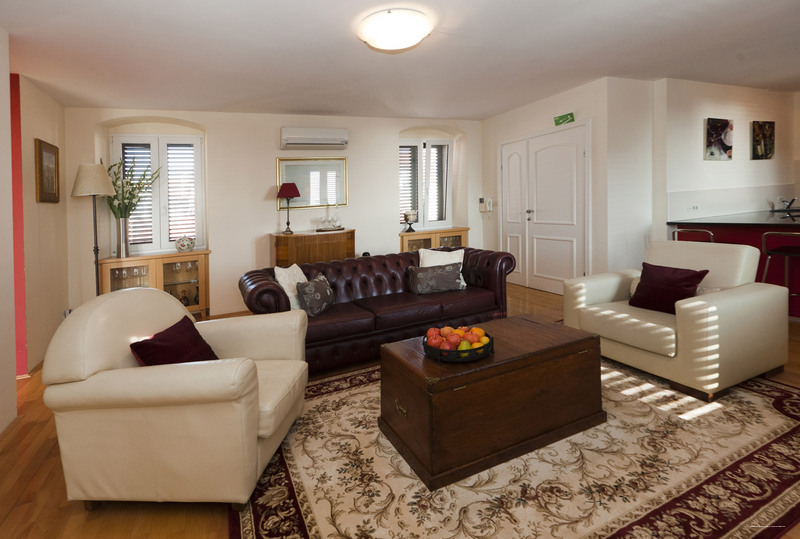 Фото Zephyrus Boutique Accommodation