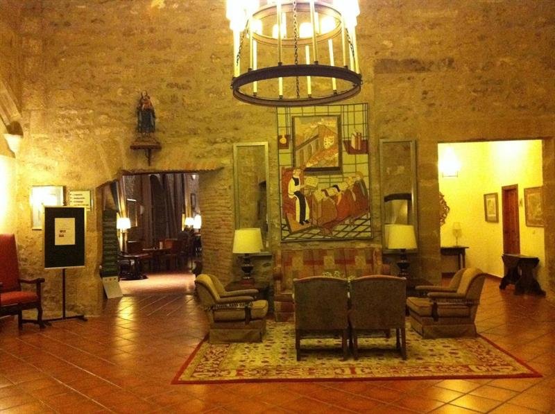 Фото Parador de Santo Domingo Bernardo de Fresneda