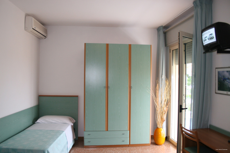 Фото Hotel Janeiro Frontemare