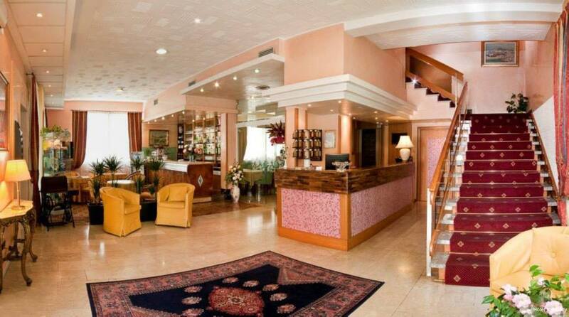 Фото отеля 2